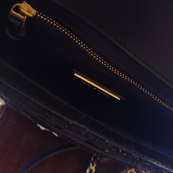 Rare Tory Burch Fleming crossbody - Picture 9 of 11